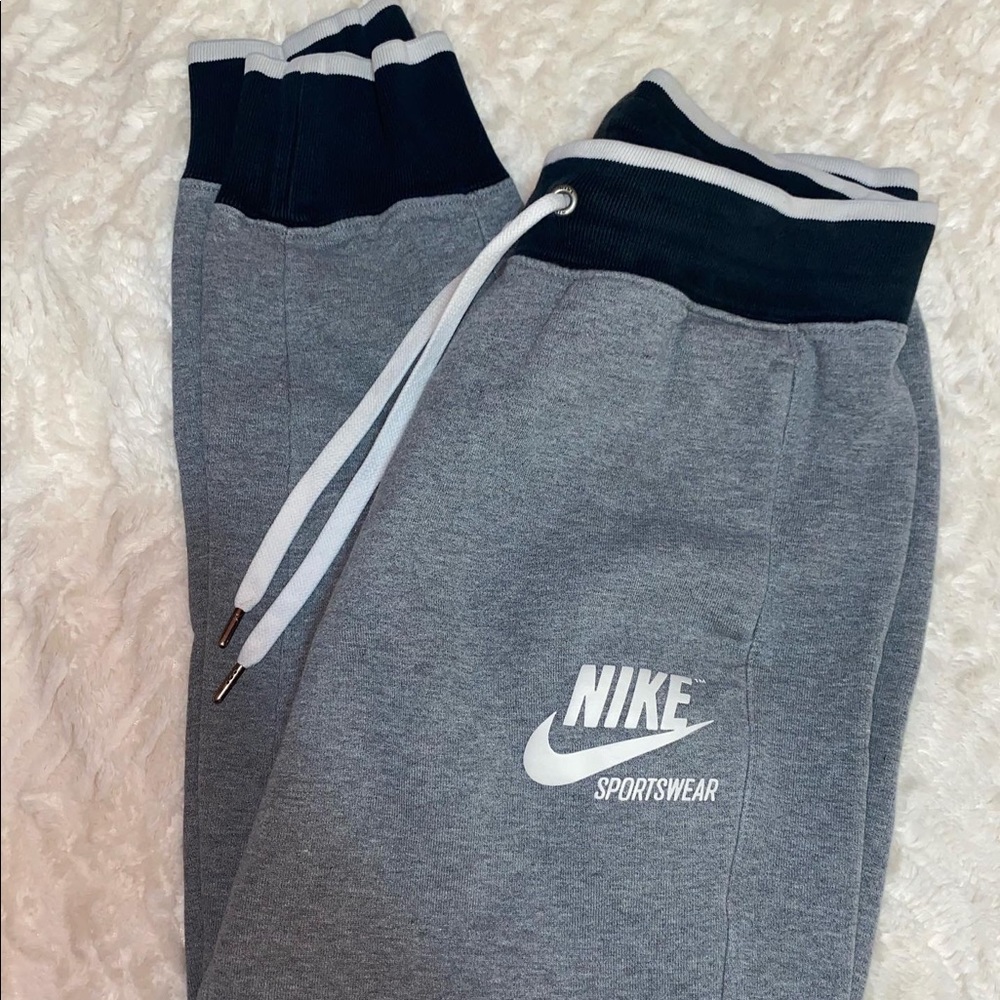 Small Nike sweat pants